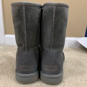 Gray uggs